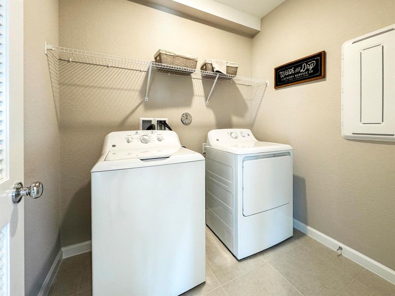 PBH_BrystolWylder_Pic_Honor_Laundry_F1 PBH_BrystolWylder_Pic_Honor_Laundry_F1