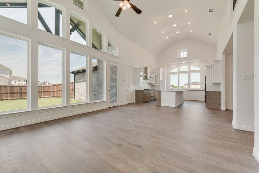 Spacious, unfurnished interior of a new home in Edgewater, Fate (Image 12).