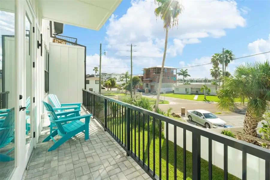 Exterior details and patio area of a home in , Madeira Beach (Image 4).