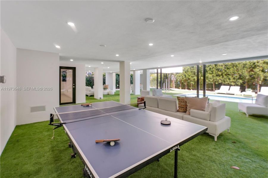 Image 47 of a home in .