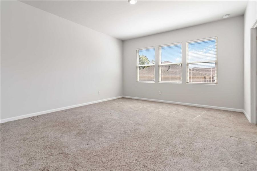 Spacious, unfurnished interior of a new home in , Atlanta (Image 19).