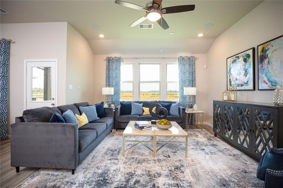 Furnished interior view inside a new home in Montgomery Ridge: Landmark Collection, Montgomery (Image 10).