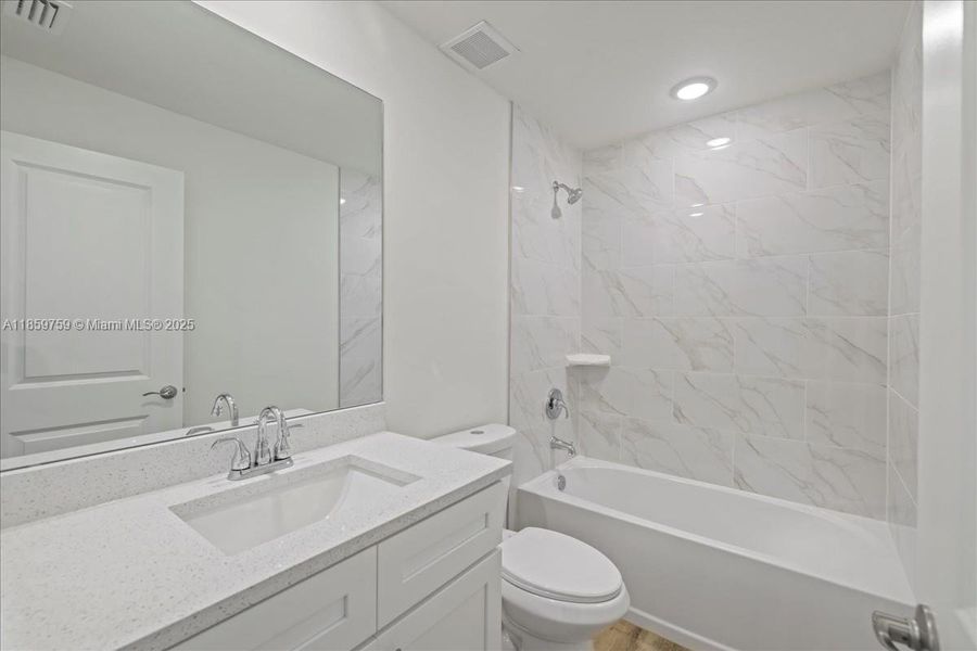 Furnished interior view inside a new home in Cape Coral, Cape Coral (Image 3).