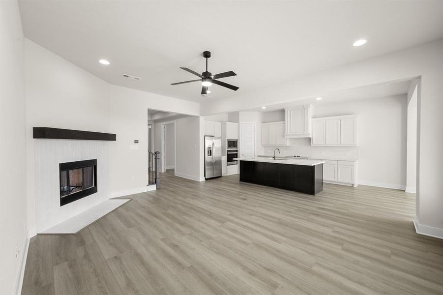 Spacious, unfurnished interior of a new home in The Retreat - Phase 1, Waxahachie (Image 19).