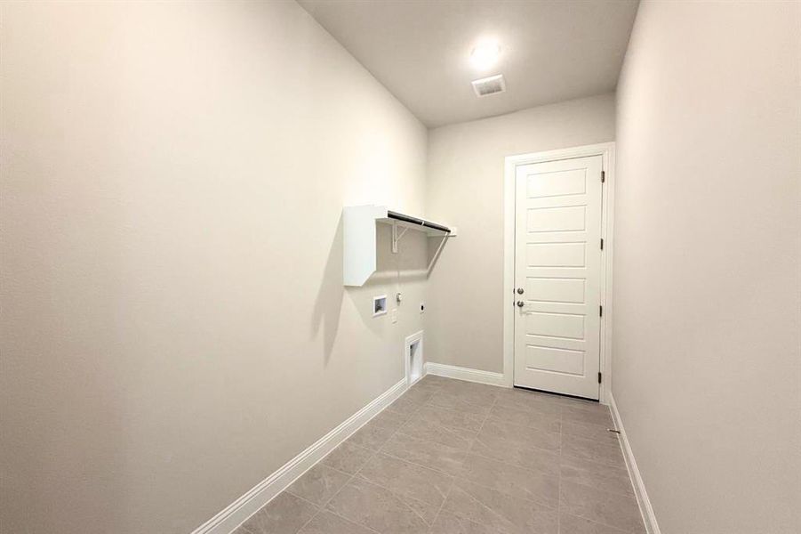 Spacious, unfurnished interior of a new home in Eagle’s Estates, Burleson (Image 22).