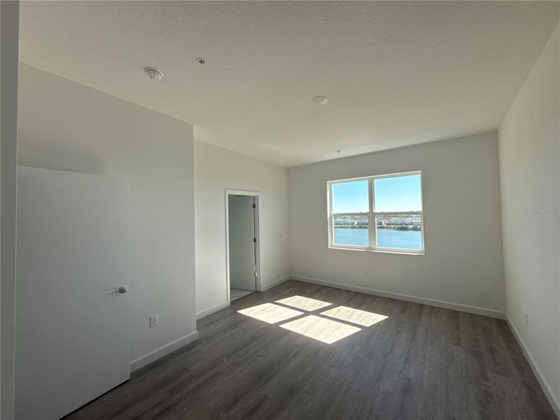 Spacious, unfurnished interior of a new home in , Davenport (Image 21).