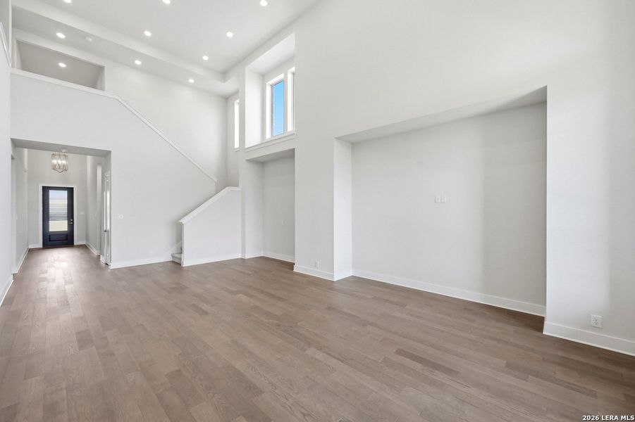 Spacious, unfurnished interior of a new home in Alsatian Oaks, Castroville (Image 13).