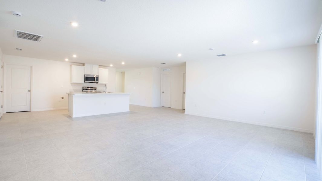 Representative unfurnished interior of a home built from the Iris by Maronda Homes in Coastal Communities, Edgewater (Image 43).