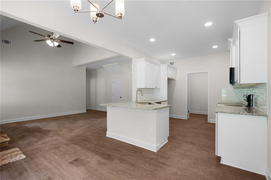 Spacious, unfurnished interior of a new home in , Calhoun (Image 26).