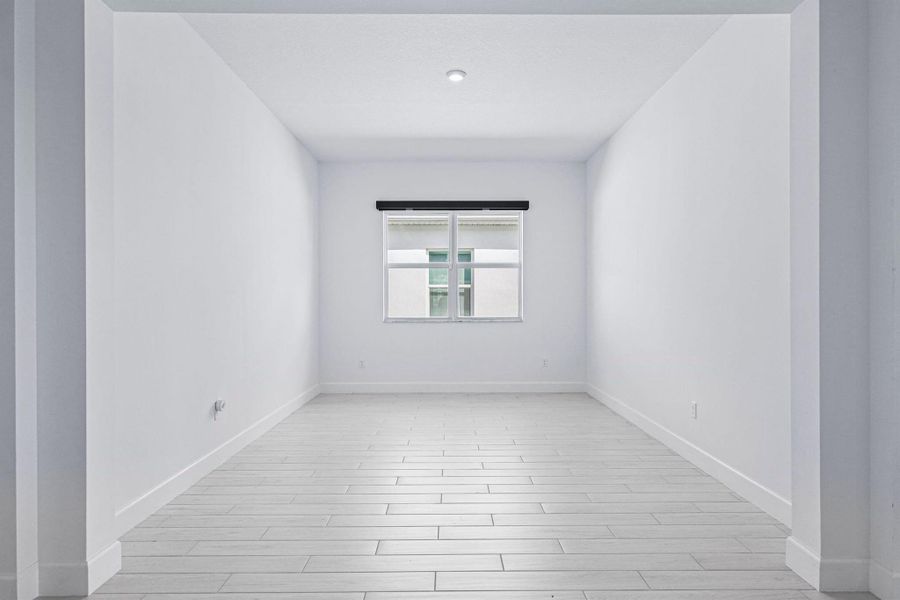 Spacious, unfurnished interior of a new home in , Port St. Lucie (Image 19).
