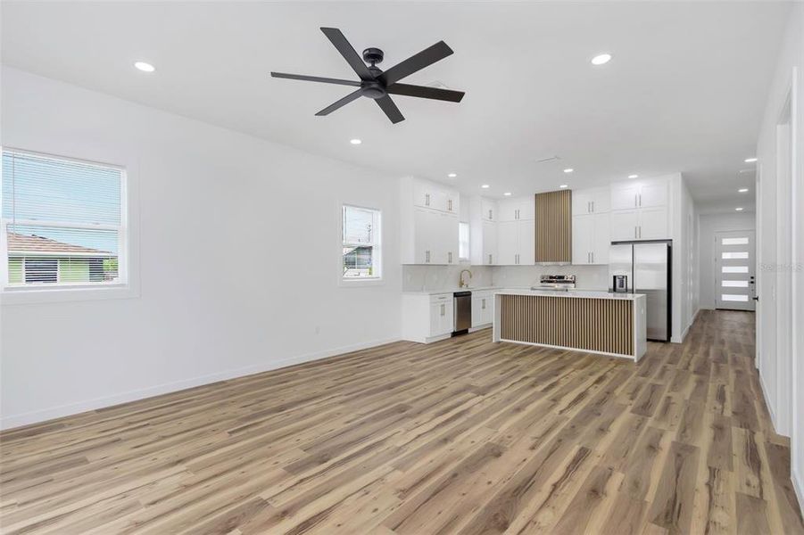 Spacious, unfurnished interior of a new home in , Clearwater (Image 18).