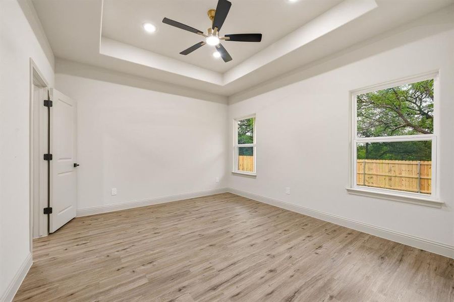 Spacious, unfurnished interior of a new home in , Granbury (Image 22).