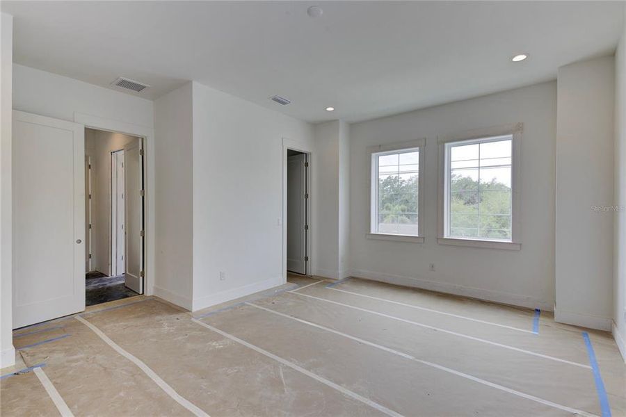 Spacious, unfurnished interior of a new home in , Tampa (Image 42). Spacious, unfurnished interior of a new home in , Tampa (Image 42).
