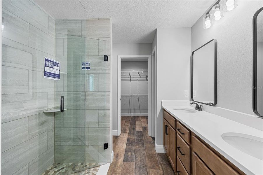 Furnished interior view inside a new home in , Lake Panasoffkee (Image 7).