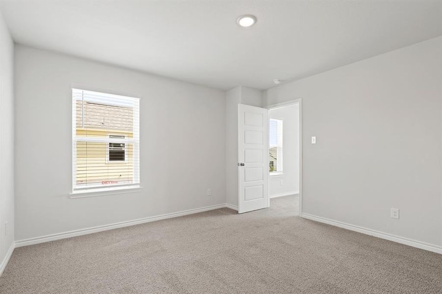 Spacious, unfurnished interior of a new home in Burgess Meadows, Cleburne (Image 16).