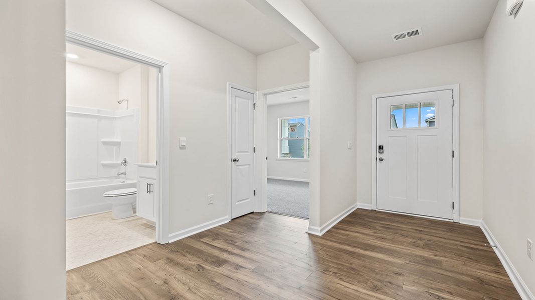 Spacious, unfurnished interior of a new home in Durbin Meadows Traditions, Fountain Inn (Image 12).