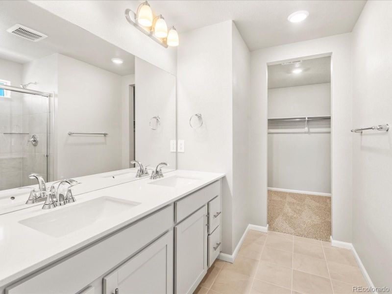 Photos are representative only and are not of the actual home. Actual finishes, elevation, and features may vary.