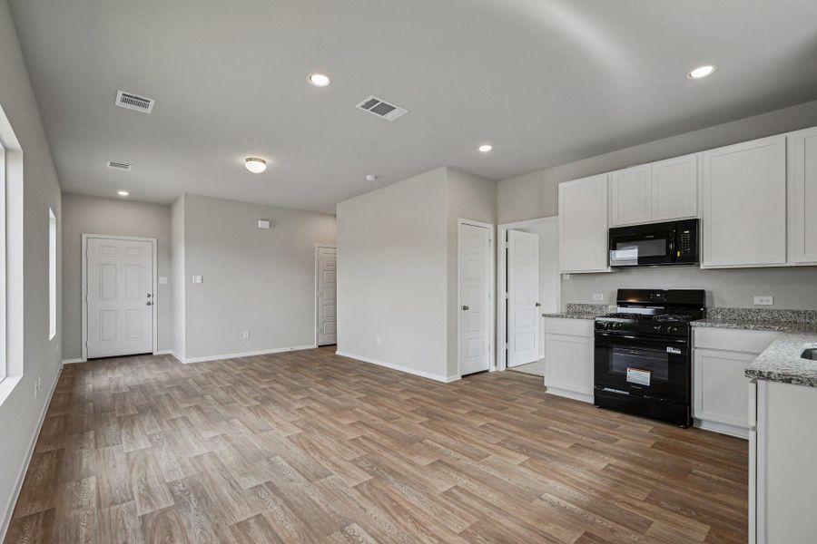 Spacious, unfurnished interior of a new home in Hymeadow, Maxwell (Image 14).