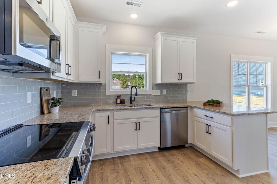 115-web-or-mls-IMG_1134 115-web-or-mls-IMG_1134