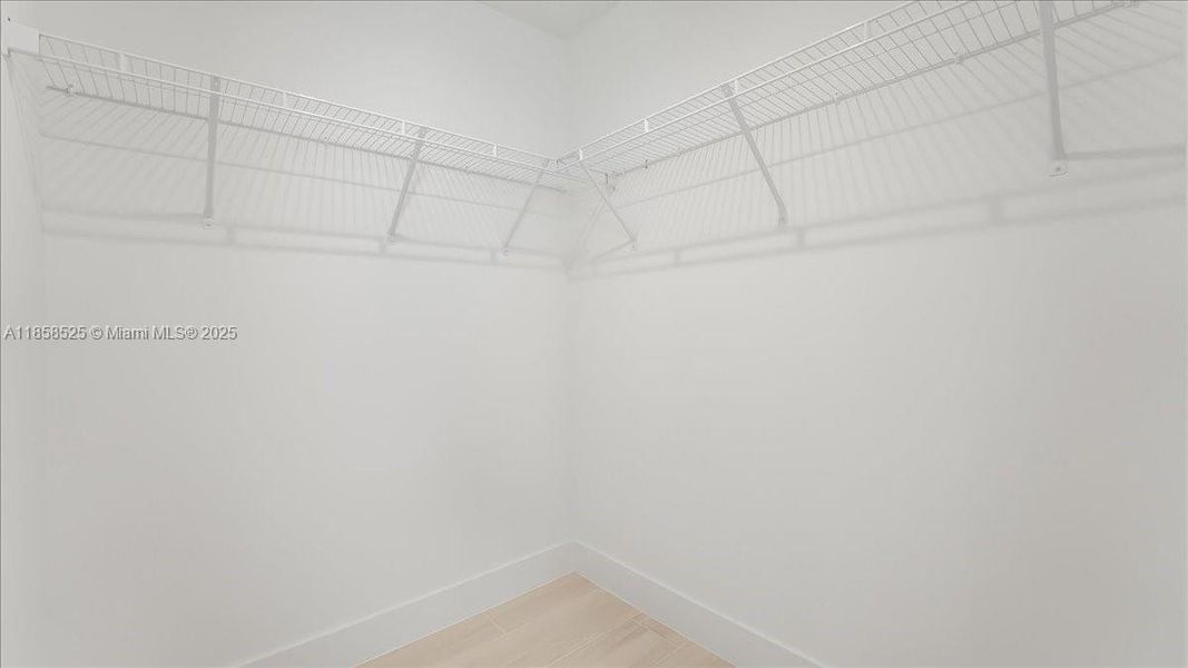 Spacious, unfurnished interior of a new home in , Lehigh Acres (Image 12).