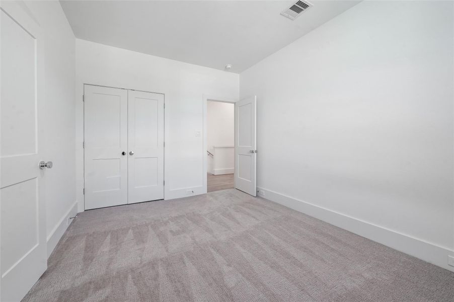 Spacious, unfurnished interior of a new home in , Houston (Image 28).