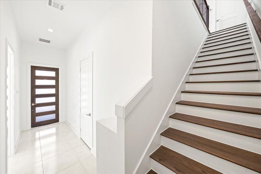 Furnished interior view inside a new home in Middle Street Lofts on the Bayou, Houston (Image 39). Furnished interior view inside a new home in Middle Street Lofts on the Bayou, Houston (Image 39).