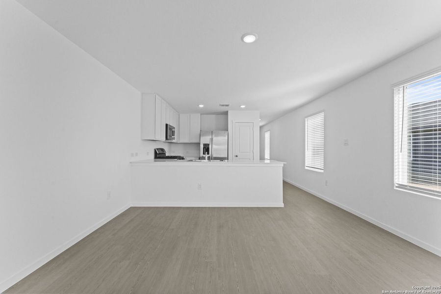 Spacious, unfurnished interior of a new home in Torian Village: Belmar Collection, San Antonio (Image 20).