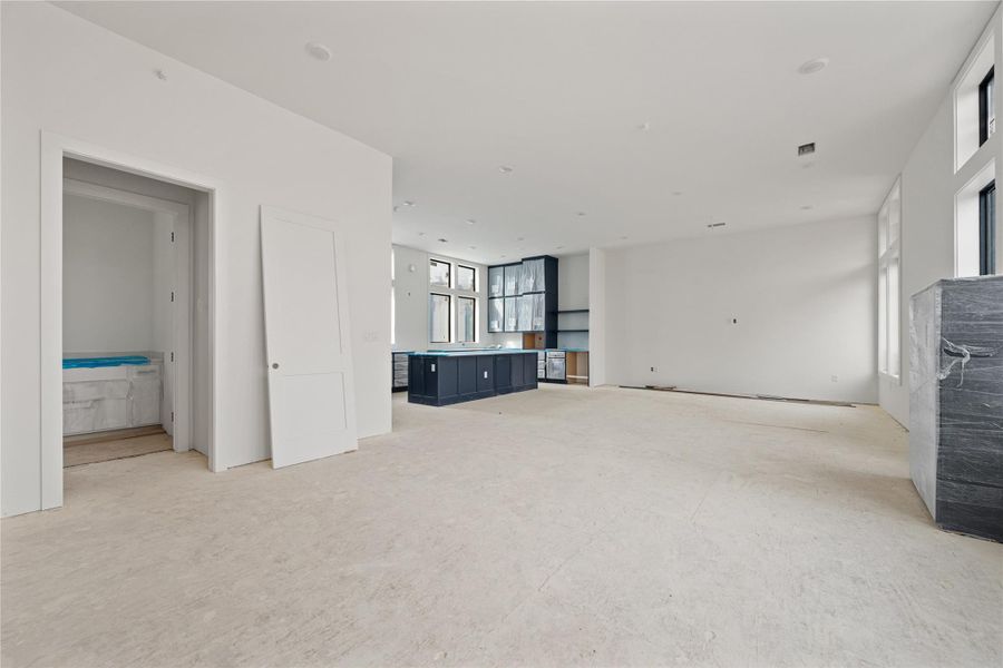 Spacious, unfurnished interior of a new home in Westline, Austin (Image 8).