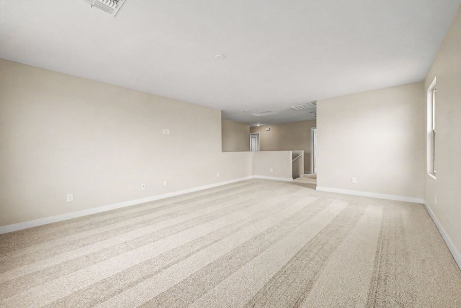 Spacious, unfurnished interior of a new home in Bentridge, Buckeye (Image 10).