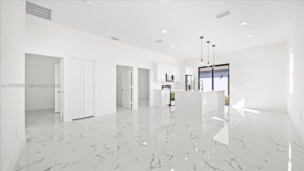Spacious, unfurnished interior of a new home in , Lehigh Acres (Image 23).