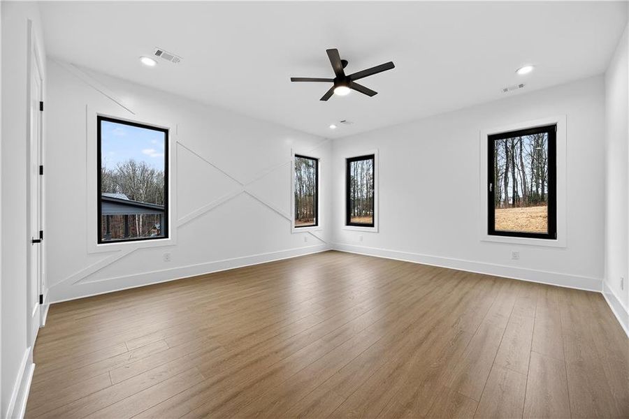 Spacious, unfurnished interior of a new home in , Auburn (Image 28).