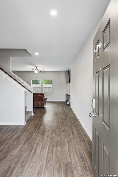 Spacious, unfurnished interior of a new home in Greenfield, New Berlin (Image 30).