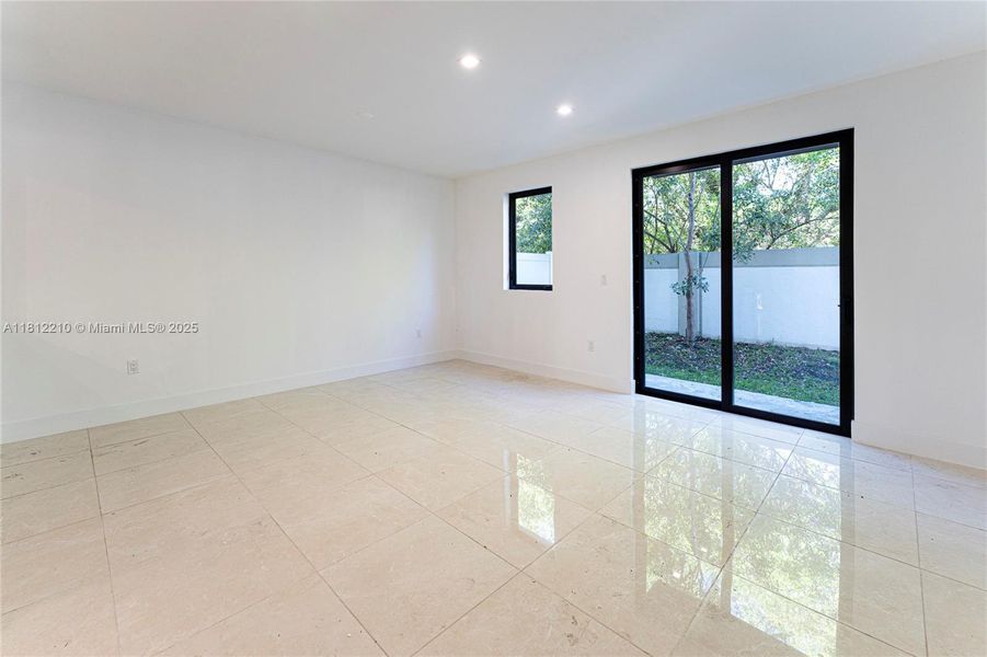 Spacious, unfurnished interior of a new home in , Dania Beach (Image 26).