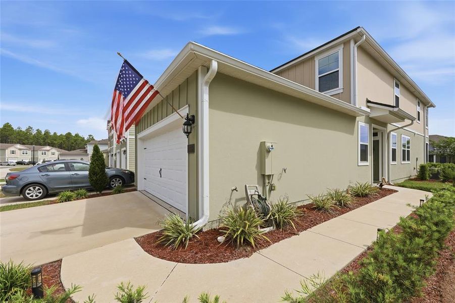 Exterior details and patio area of a home in , Palm Coast (Image 33).