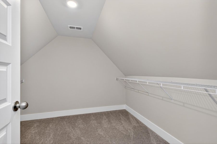 Spacious, unfurnished interior of a new home in Highland Bluff, Aiken (Image 19).