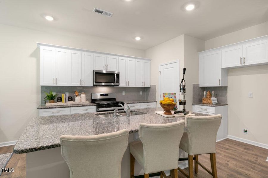 dr-horton-anderson-farm-booth-model-014 dr-horton-anderson-farm-booth-model-014