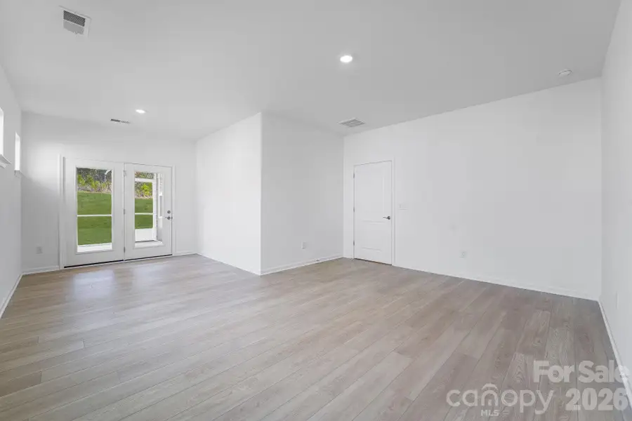 Spacious, unfurnished interior of a new home in Roselyn, Lancaster (Image 9).
