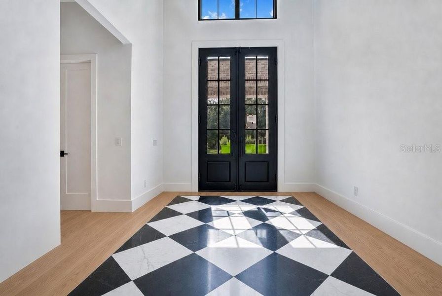 Spacious, unfurnished interior of a new home in , Windermere (Image 67).