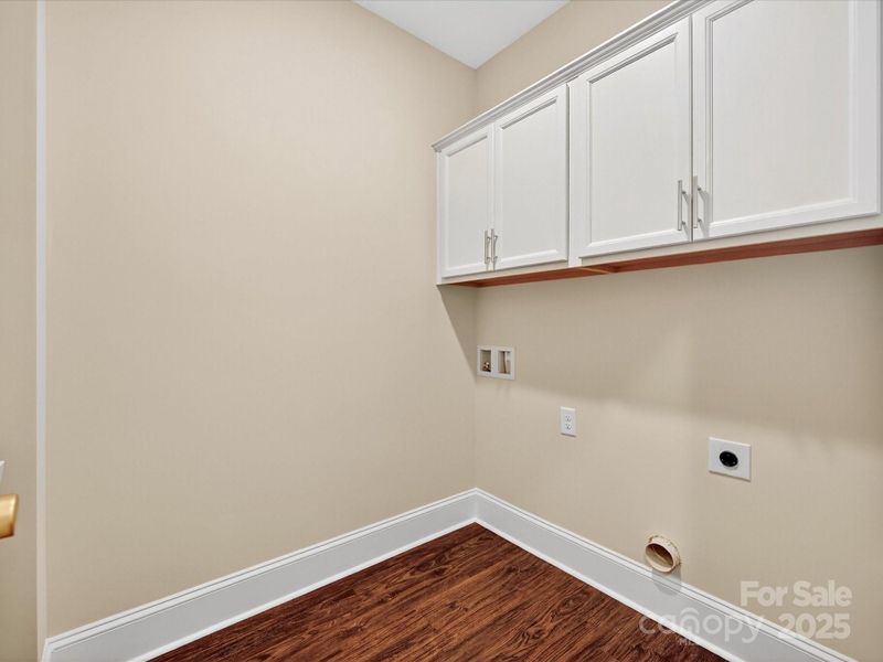 Spacious, unfurnished interior of a new home in , Monroe (Image 13).