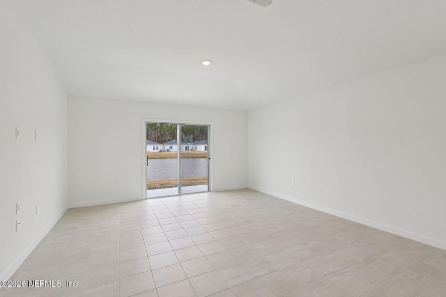 Spacious, unfurnished interior of a new home in Kings Preserve, Jacksonville (Image 20).