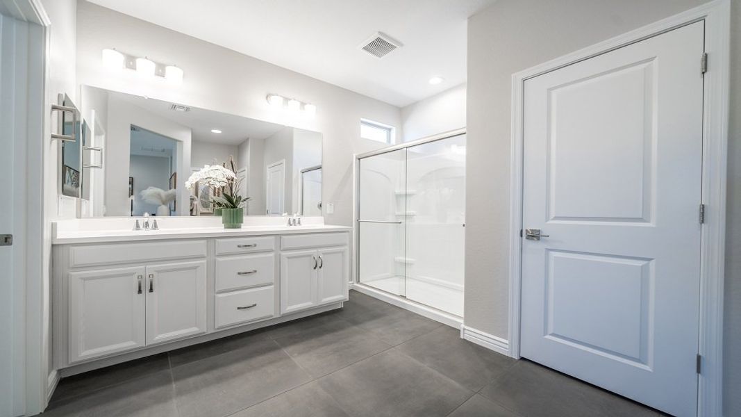 Furnished interior view inside a new home in Allen Ranches, Litchfield Park (Image 4).
