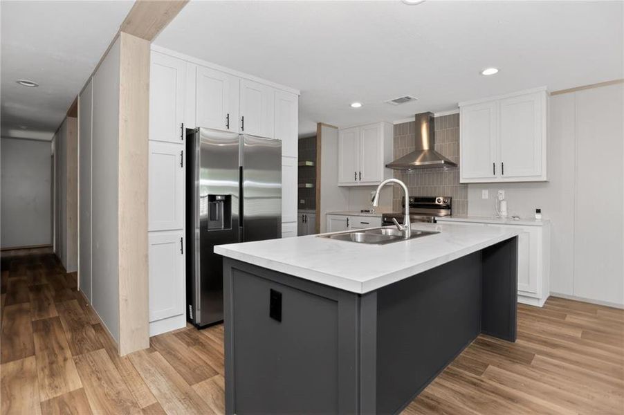 Furnished interior view inside a new home in , Jasper (Image 9).