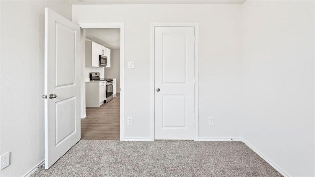 Spacious, unfurnished interior of a new home in Asher Oaks, Bonham (Image 36).