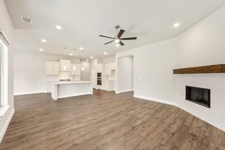 Spacious, unfurnished interior of a new home in Somerset, Mansfield (Image 22).