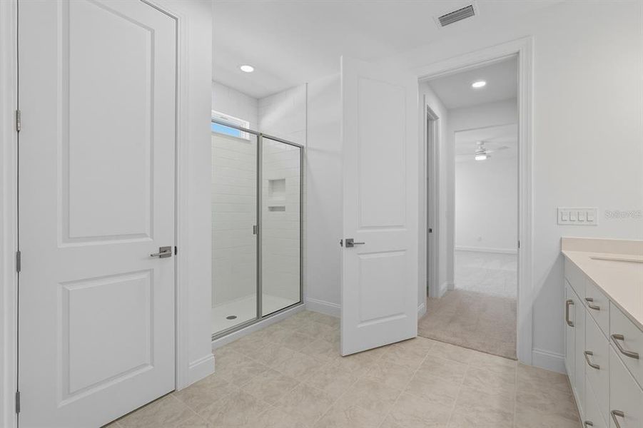 Furnished interior view inside a new home in Palm Coast Homes, Palm Coast (Image 14).