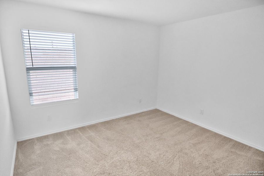 Spacious, unfurnished interior of a new home in Southton Meadows: Stonehill Collection, San Antonio (Image 20).