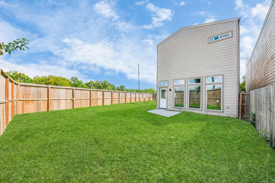 Exterior details and patio area of a home in , Houston (Image 18).