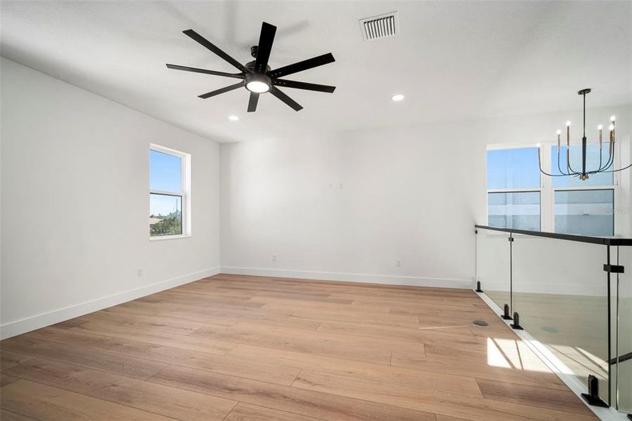 Spacious, unfurnished interior of a new home in , Apollo Beach (Image 36).