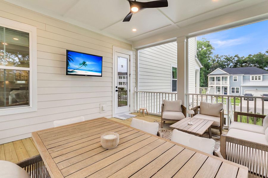 Exterior details and patio area of a home in Fiddler Cove, Mount Pleasant (Image 33).