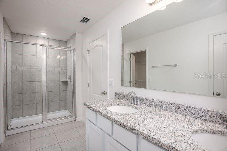 Furnished interior view inside a new home in Oakhaven Walk, Gainesville (Image 9).